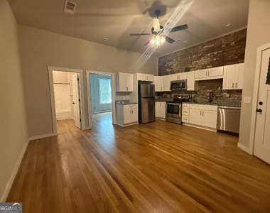 86 S Forest Avenue - Photo Thumbnail 5