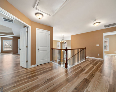 3325 Earhart Way - Photo Thumbnail 15