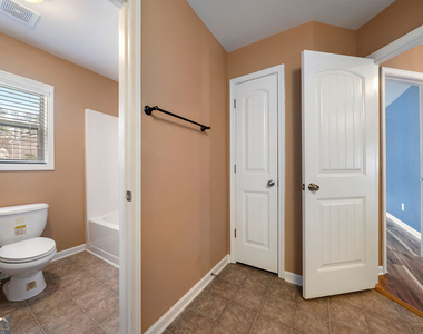 3325 Earhart Way - Photo Thumbnail 18