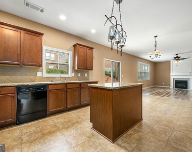 3325 Earhart Way - Photo Thumbnail 34