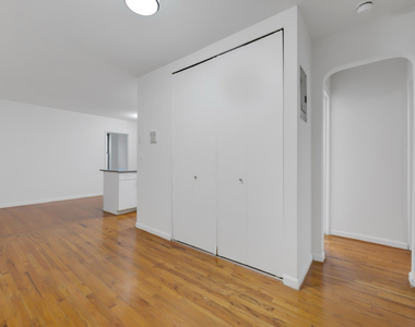 113 East 31st Street - Photo Thumbnail 2