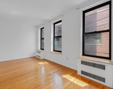 113 East 31st Street - Photo Thumbnail 4