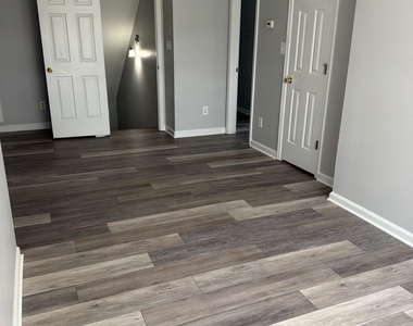 4792 Golod Way - Photo Thumbnail 3