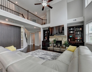 6035 Ashborough Park - Photo Thumbnail 23