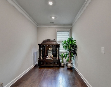 6035 Ashborough Park - Photo Thumbnail 15