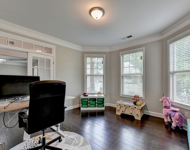 6035 Ashborough Park - Photo Thumbnail 7