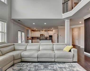 6035 Ashborough Park - Photo Thumbnail 19