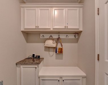6035 Ashborough Park - Photo Thumbnail 34