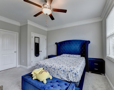 6035 Ashborough Park - Photo Thumbnail 37
