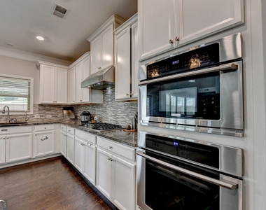 6035 Ashborough Park - Photo Thumbnail 32