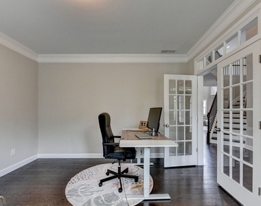 6035 Ashborough Park - Photo Thumbnail 6