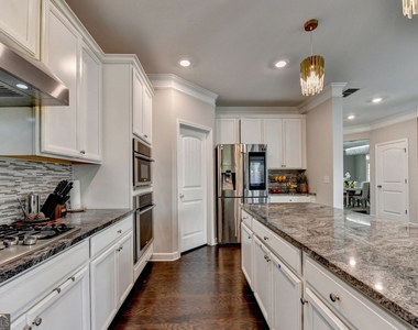 6035 Ashborough Park - Photo Thumbnail 31