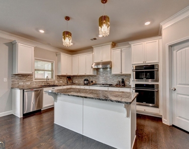 6035 Ashborough Park - Photo Thumbnail 26