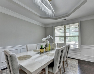 6035 Ashborough Park - Photo Thumbnail 10