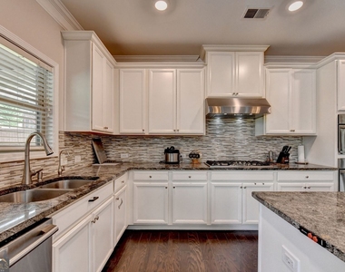 6035 Ashborough Park - Photo Thumbnail 29