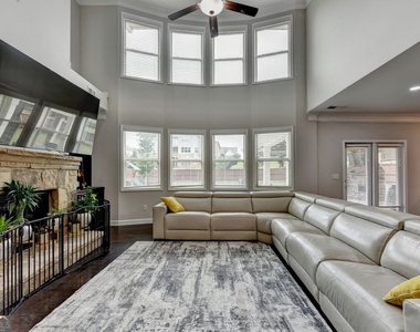 6035 Ashborough Park - Photo Thumbnail 18