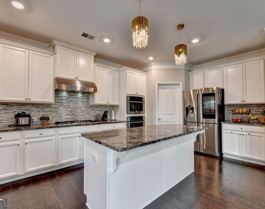 6035 Ashborough Park - Photo Thumbnail 28