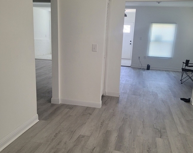 191 Forest Avenue - Photo Thumbnail 4