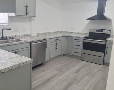 191 Forest Avenue - Photo Thumbnail 10