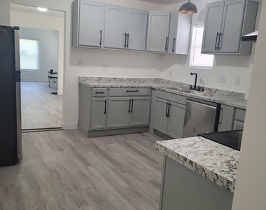191 Forest Avenue - Photo Thumbnail 11