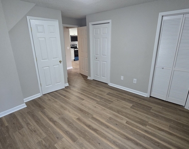 3025 Mangum Drive - Photo Thumbnail 9