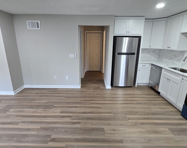 3025 Mangum Drive - Photo Thumbnail 2