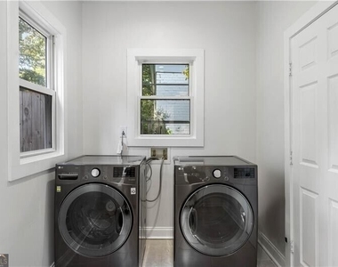 954 Byron Drive Sw - Photo Thumbnail 10