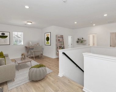 2186 Derrick Drive - Photo Thumbnail 4