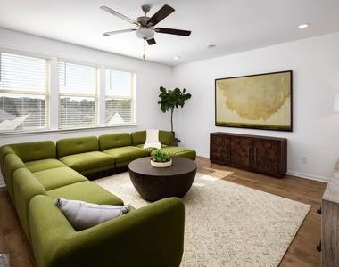2319 Derrick Drive - Photo Thumbnail 5