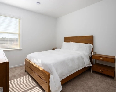 2319 Derrick Drive - Photo Thumbnail 11
