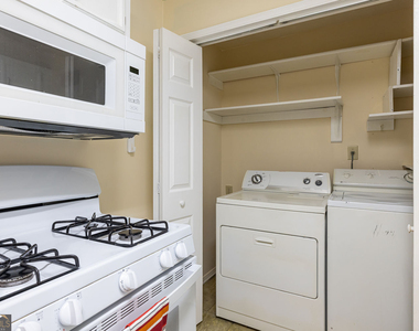 910 Augusta Drive Se - Photo Thumbnail 14