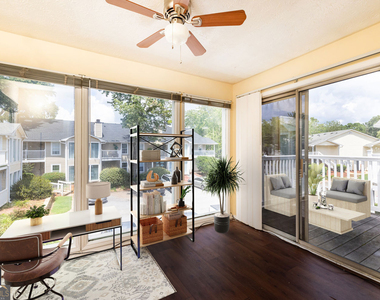 910 Augusta Drive Se - Photo Thumbnail 2