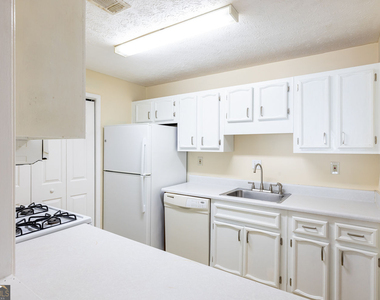 910 Augusta Drive Se - Photo Thumbnail 12