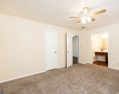 910 Augusta Drive Se - Photo Thumbnail 28