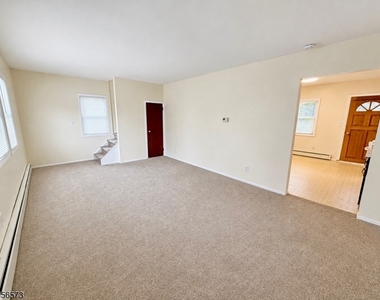 58 Nestor St - Photo Thumbnail 2
