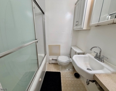58 Nestor St - Photo Thumbnail 8
