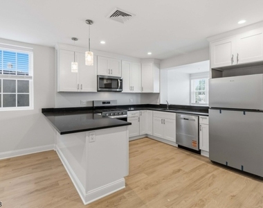40 Main St - Photo Thumbnail 1