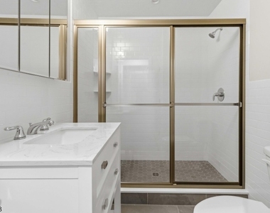 40 Main St - Photo Thumbnail 4
