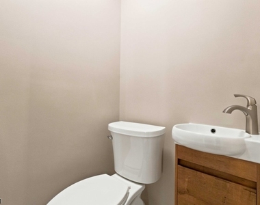 50 Madison St - Photo Thumbnail 9
