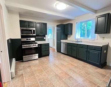 285 Rutherford Ave - Photo Thumbnail 7
