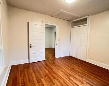285 Rutherford Ave - Photo Thumbnail 6