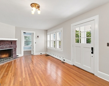 636 Prospect St - Photo Thumbnail 8