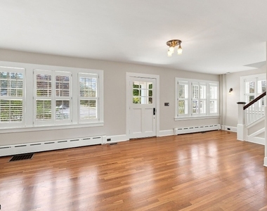 636 Prospect St - Photo Thumbnail 5