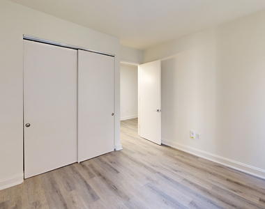 10 Hanover Square - Photo Thumbnail 12