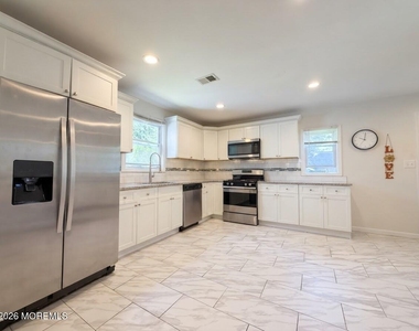 1047 Jaques Avenue - Photo Thumbnail 8