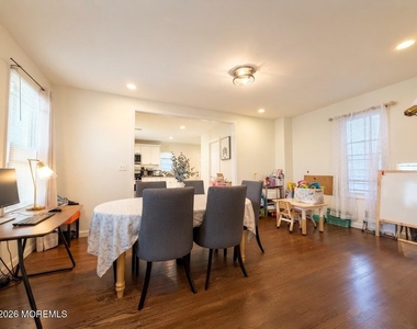 1047 Jaques Avenue - Photo Thumbnail 7