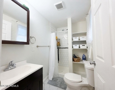 1047 Jaques Avenue - Photo Thumbnail 13