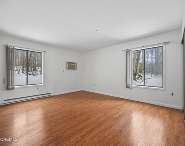 110 Amberly Drive - Photo Thumbnail 12