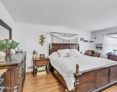 725 8th Avenue - Photo Thumbnail 29