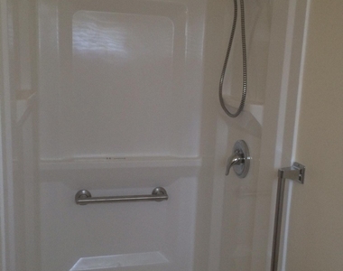 604 Harris Avenue - Photo Thumbnail 16